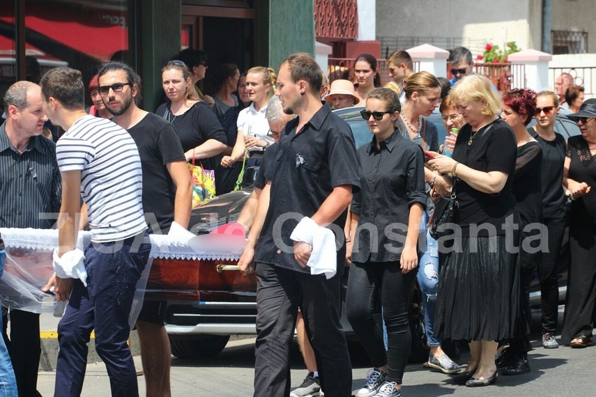 cu lacrimi si pareri de rau georgiana voineagu este inrmormantata la aceasta ora 598316 cu lacrimi si pareri de rau georgiana voineagu este inrmormantata la aceasta ora 598316