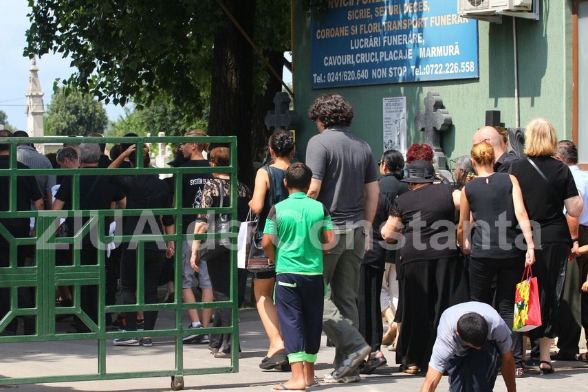 cu lacrimi si pareri de rau georgiana voineagu este inrmormantata la aceasta ora 598316 cu lacrimi si pareri de rau georgiana voineagu este inrmormantata la aceasta ora 598316