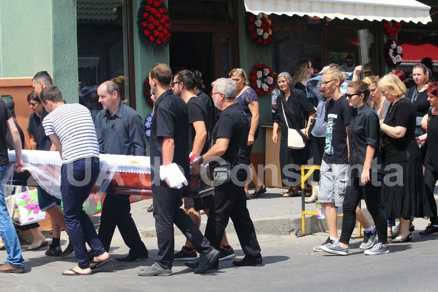 cu lacrimi si pareri de rau georgiana voineagu este inrmormantata la aceasta ora 598316 cu lacrimi si pareri de rau georgiana voineagu este inrmormantata la aceasta ora 598316