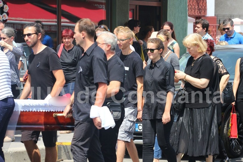 cu lacrimi si pareri de rau georgiana voineagu este inrmormantata la aceasta ora 598316 cu lacrimi si pareri de rau georgiana voineagu este inrmormantata la aceasta ora 598316