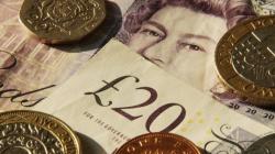 Lira sterlină, în picaj continuu după Brexit 
