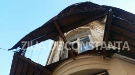 UPDATE 3 Un bărbat a căzut de la etajul I al unei clădiri din Piața Ovidiu (galerie foto+video)     