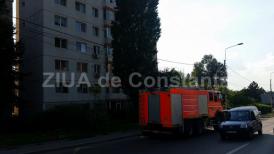 UPDATE. Deblocare de uşă pe bulevardul Tomis. Un copil este blocat în casă (galerie foto)  