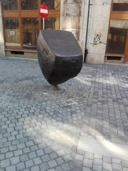 Arta zgândărește imaginația oamenilor ”PONTA ...sub forma abstractă”, ”Cotieră de logan!”, ”Asemenea ciudățenii ... ”