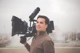 A trăit într-un orfelinat din Constanța. A fost adoptat de o familie din America. Acum este nominalizat la premiile Emmy