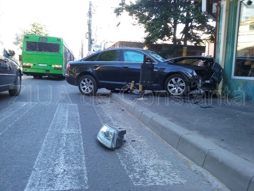 o masina a intrat in plin intr o florarie si s a facut armonica galerie foto 599234 o masina a intrat in plin intr o florarie si s a facut armonica galerie foto 599234