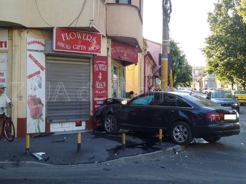 o masina a intrat in plin intr o florarie si s a facut armonica galerie foto 599234 o masina a intrat in plin intr o florarie si s a facut armonica galerie foto 599234