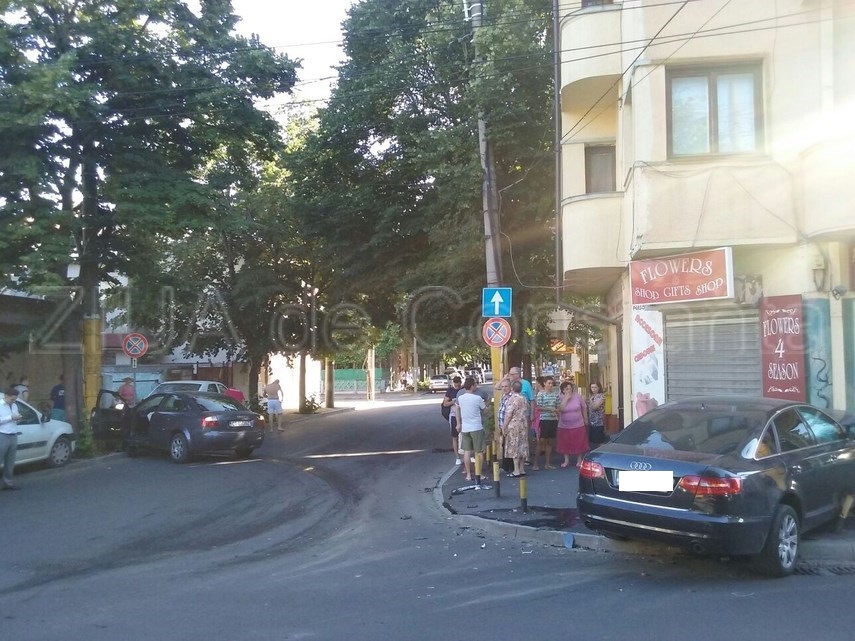 o masina a intrat in plin intr o florarie si s a facut armonica galerie foto 599234 o masina a intrat in plin intr o florarie si s a facut armonica galerie foto 599234