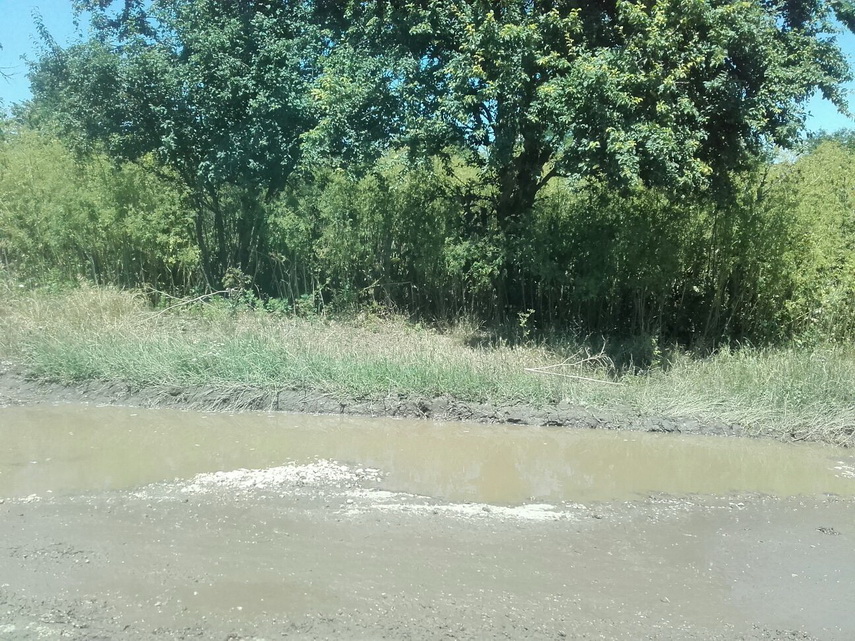 se cauta solutii pentru construirea unui teren de fotbal infrastructura drumurilor prioritatea zero la