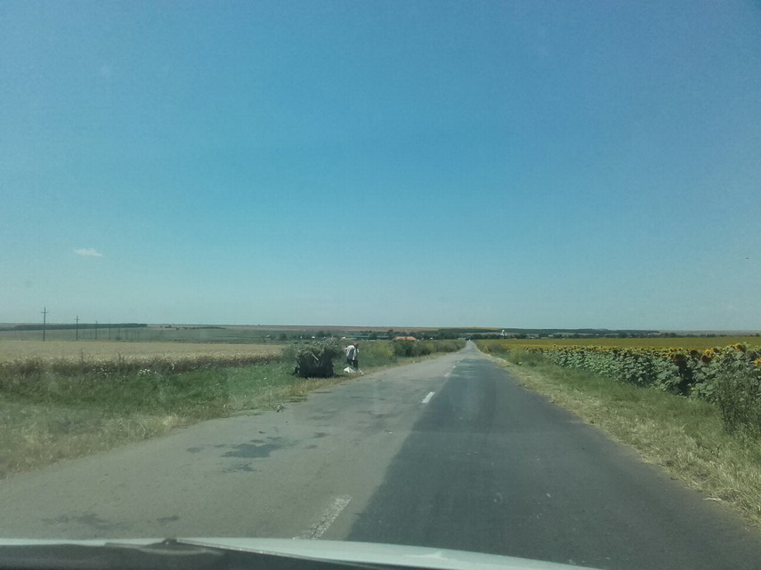 se cauta solutii pentru construirea unui teren de fotbal infrastructura drumurilor prioritatea zero la