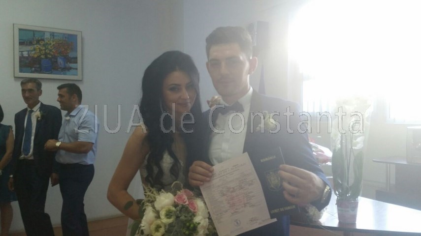 cupidon e fericit colega noastra loredana dascalescu si marius iriciuc devin astazi o familie galerie cupidon e fericit colega noastra loredana dascalescu si marius iriciuc devin astazi o familie galerie