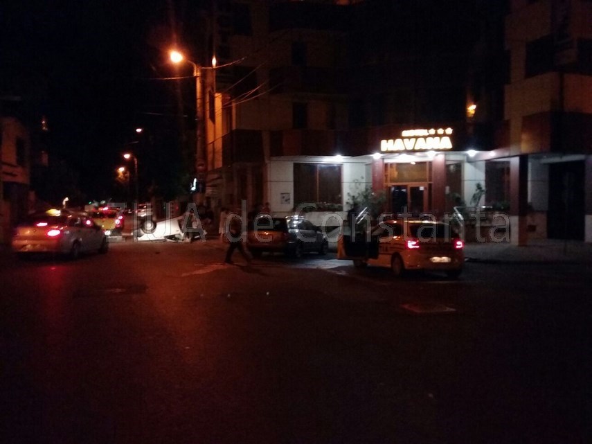 masina rasturnata la intersectia strazilor tepes voda si stefan mihaileanu 599686 masina rasturnata la intersectia strazilor tepes voda si stefan mihaileanu 599686