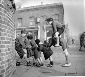 ”N-aţi făcut nimic greşit, sunteţi copii, să fiţi copii în continuare!”