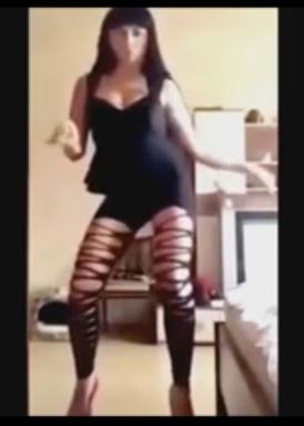 A dansat lasciv, a postat pe Facebook și imediat a fost concediată! Polițista în cauză luptă acum să fie reangajată! (video)  