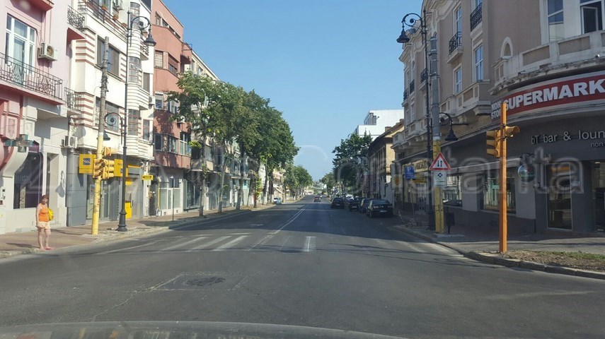 se circula normal pe bulevardul tomis constructorii au terminat lucrarile mai devreme decat ora fixata se circula normal pe bulevardul tomis constructorii au terminat lucrarile mai devreme decat ora fixata