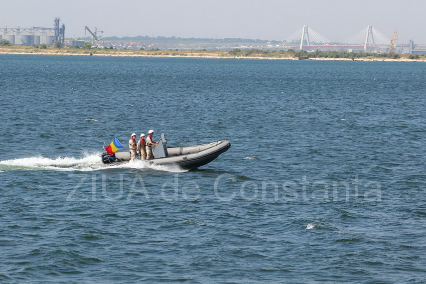 antrenament reusit teroritstii au fost neutralizati nava lor scufundata in portul constanta 600578 antrenament reusit teroritstii au fost neutralizati nava lor scufundata in portul constanta 600578