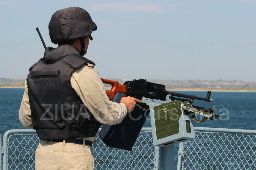 antrenament reusit teroritstii au fost neutralizati nava lor scufundata in portul constanta 600578 antrenament reusit teroritstii au fost neutralizati nava lor scufundata in portul constanta 600578