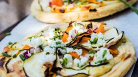 ecuisine.ro  Pizza rapidă cu vinete și feta