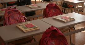 Rechizitele şi ghiozdanele cumpărate de Paşte de Primăria Constanţa ajung la elevi abia la începutul anului şcolar (document)