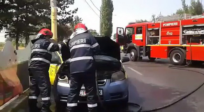 arde o masina in statiunea mamaia 601680 arde o masina in statiunea mamaia 601680