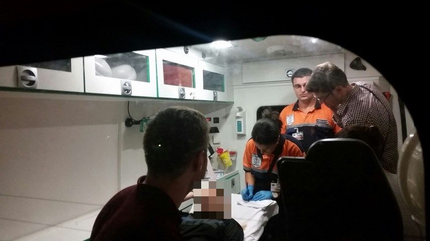 o tanara de 17 ani ameninta ca se arunca in gol de pe un bloc situat pe aleea daliei 601838 o tanara de 17 ani ameninta ca se arunca in gol de pe un bloc situat pe aleea daliei 601838