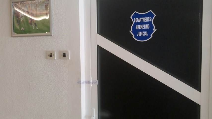 s au pus sigilii la stadionul farul din constanta cine ar putea prelua baza sportiva galerie foto video s au pus sigilii la stadionul farul din constanta cine ar putea prelua baza sportiva galerie foto video