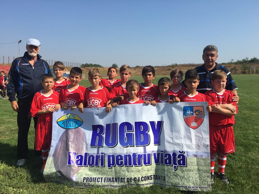 proiectul rugby valori pentru viata acs rugby team constanta le a oferit echipament sportiv si copiilor