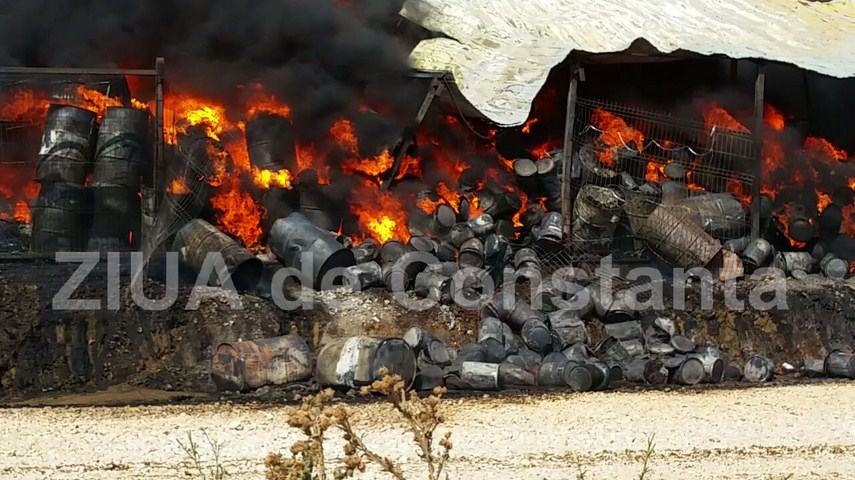 fotoreportaj un doamne ajuta in gand si o pata neagra de cenusa pe cerul constantei 603184 fotoreportaj un doamne ajuta in gand si o pata neagra de cenusa pe cerul constantei 603184