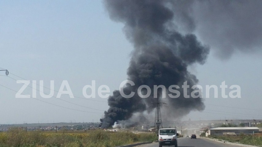 fotoreportaj un doamne ajuta in gand si o pata neagra de cenusa pe cerul constantei 603184 fotoreportaj un doamne ajuta in gand si o pata neagra de cenusa pe cerul constantei 603184