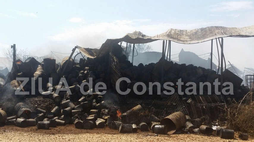 fotoreportaj un doamne ajuta in gand si o pata neagra de cenusa pe cerul constantei 603184 fotoreportaj un doamne ajuta in gand si o pata neagra de cenusa pe cerul constantei 603184