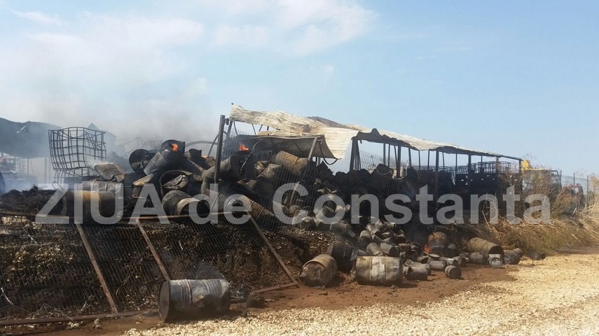 fotoreportaj un doamne ajuta in gand si o pata neagra de cenusa pe cerul constantei 603184 fotoreportaj un doamne ajuta in gand si o pata neagra de cenusa pe cerul constantei 603184