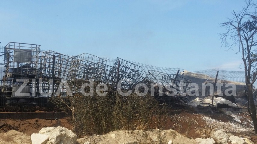 fotoreportaj un doamne ajuta in gand si o pata neagra de cenusa pe cerul constantei 603184 fotoreportaj un doamne ajuta in gand si o pata neagra de cenusa pe cerul constantei 603184