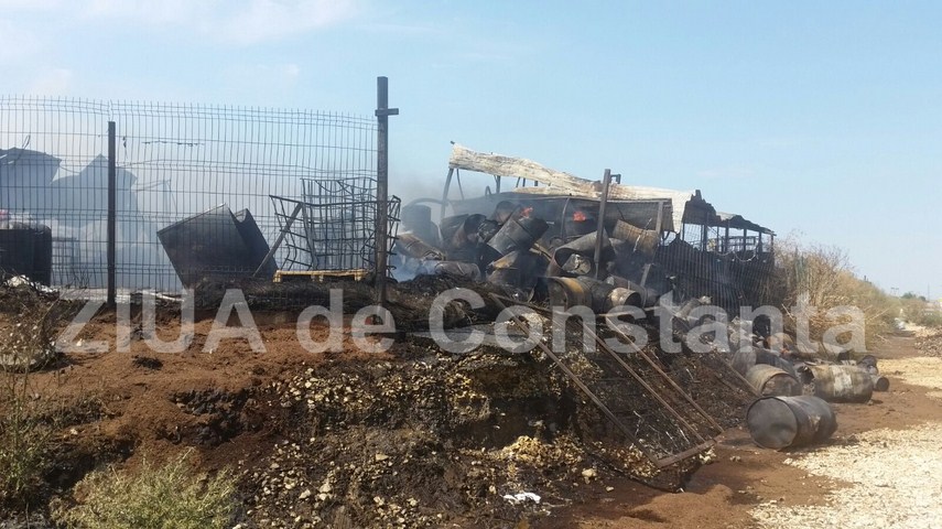 fotoreportaj un doamne ajuta in gand si o pata neagra de cenusa pe cerul constantei 603184 fotoreportaj un doamne ajuta in gand si o pata neagra de cenusa pe cerul constantei 603184