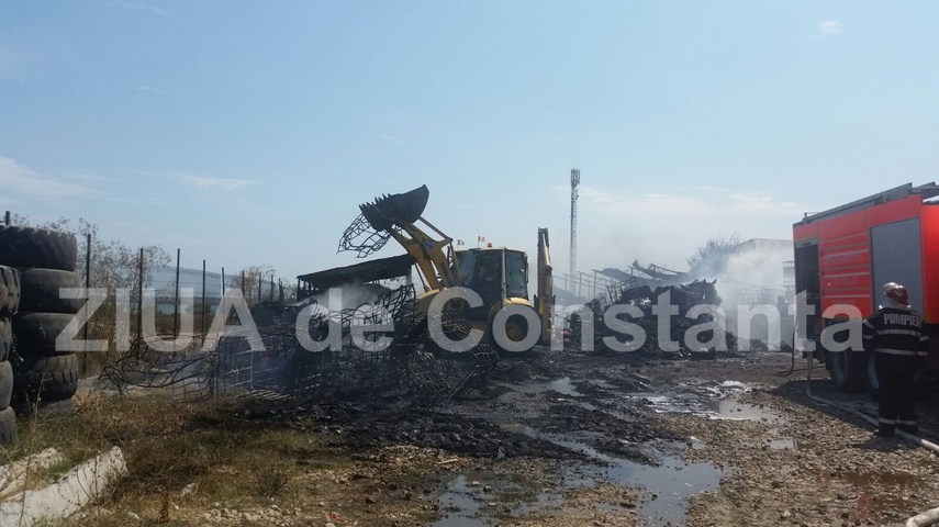 fotoreportaj un doamne ajuta in gand si o pata neagra de cenusa pe cerul constantei 603184 fotoreportaj un doamne ajuta in gand si o pata neagra de cenusa pe cerul constantei 603184