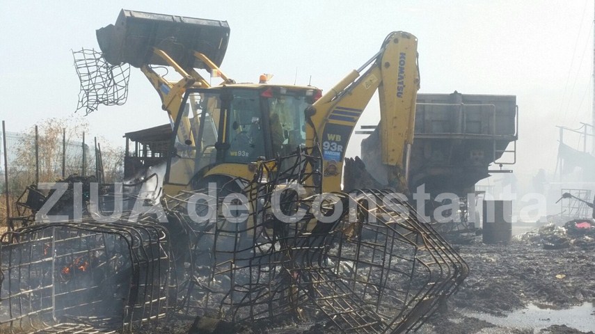 fotoreportaj un doamne ajuta in gand si o pata neagra de cenusa pe cerul constantei 603184 fotoreportaj un doamne ajuta in gand si o pata neagra de cenusa pe cerul constantei 603184