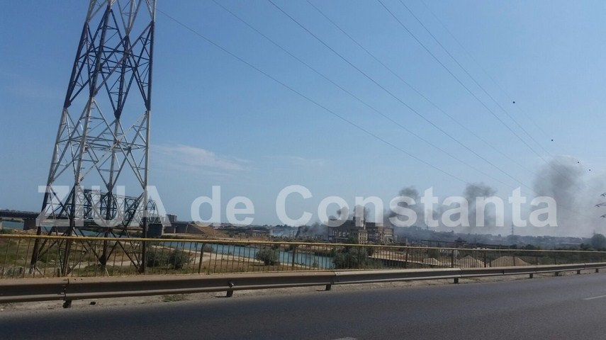 fotoreportaj un doamne ajuta in gand si o pata neagra de cenusa pe cerul constantei 603184 fotoreportaj un doamne ajuta in gand si o pata neagra de cenusa pe cerul constantei 603184