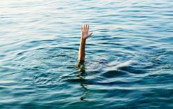 UPDATE S-au aventurat ieri în marea agitată şi încă nu au fost găsiţi 