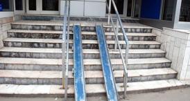 Sondaj de opinie 77% dintre participanţi s-au lovit de lipsa rampelor de acces în spaţiul public