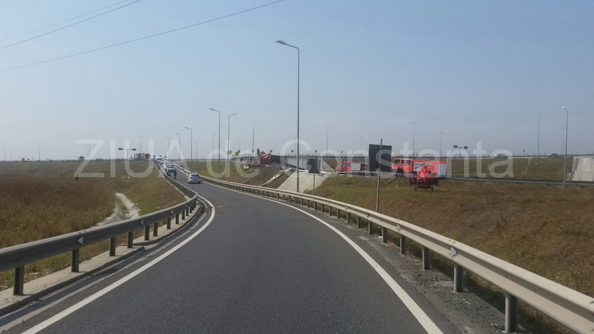 update un tir s a rasturnat in zona valu lui traian o persoana este incarcerata 604515 update un tir s a rasturnat in zona valu lui traian o persoana este incarcerata 604515