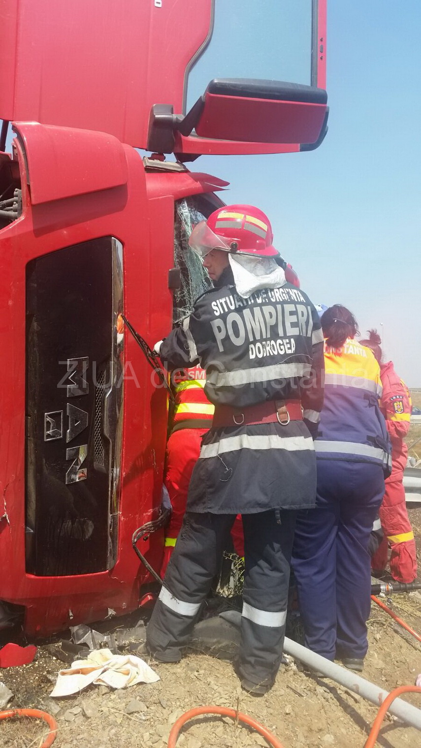 update un tir s a rasturnat in zona valu lui traian o persoana este incarcerata 604515 update un tir s a rasturnat in zona valu lui traian o persoana este incarcerata 604515