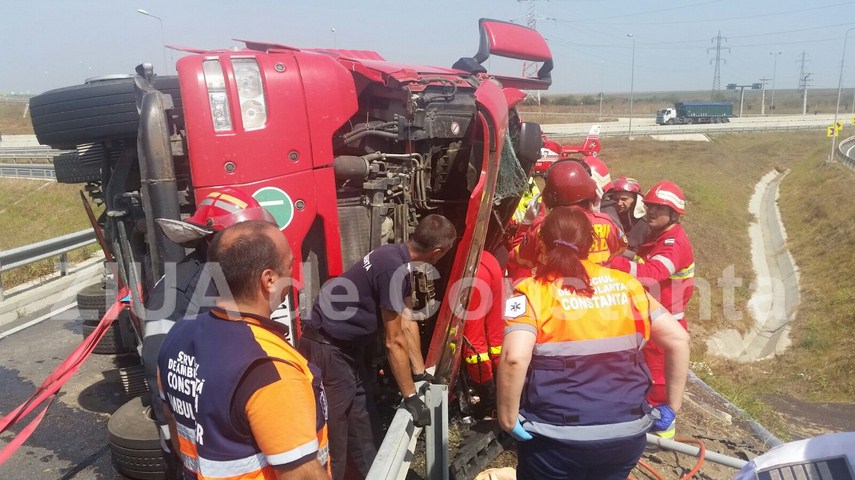 update un tir s a rasturnat in zona valu lui traian o persoana este incarcerata 604515 update un tir s a rasturnat in zona valu lui traian o persoana este incarcerata 604515