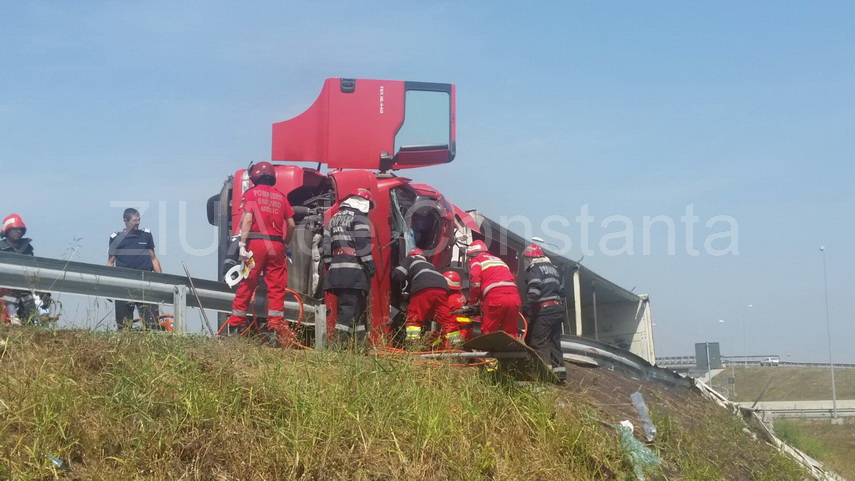 update un tir s a rasturnat in zona valu lui traian o persoana este incarcerata 604515 update un tir s a rasturnat in zona valu lui traian o persoana este incarcerata 604515