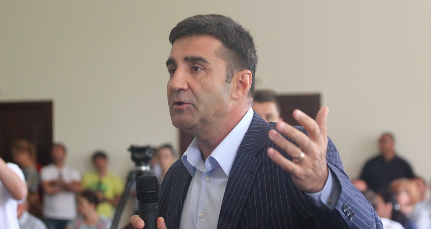ei voteaza pentru noi ce studii au si cu ce se ocupa consilierii locali ai constantei galerie foto documente ei voteaza pentru noi ce studii au si cu ce se ocupa consilierii locali ai constantei galerie foto documente