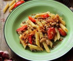 Penne cu fasole si ton