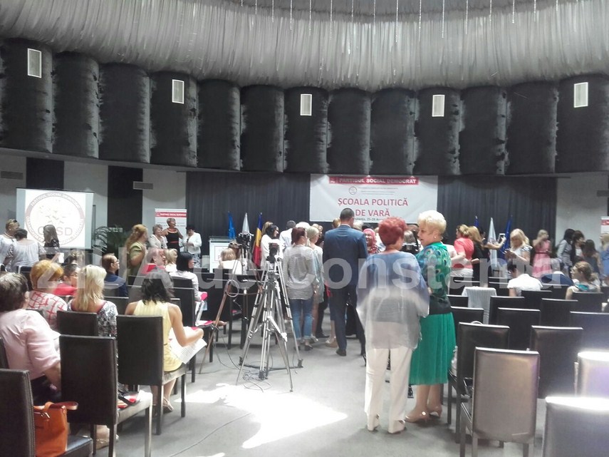 femeile social democrate asteapta inceperea scolii politice de vara de la constanta 604748 femeile social democrate asteapta inceperea scolii politice de vara de la constanta 604748