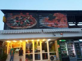 Restaurantul La Grătar, localul unde îţi trebuie răbdare - îţi bubuie timpanele aşteptând foarte mult după mâncare (galerie foto)