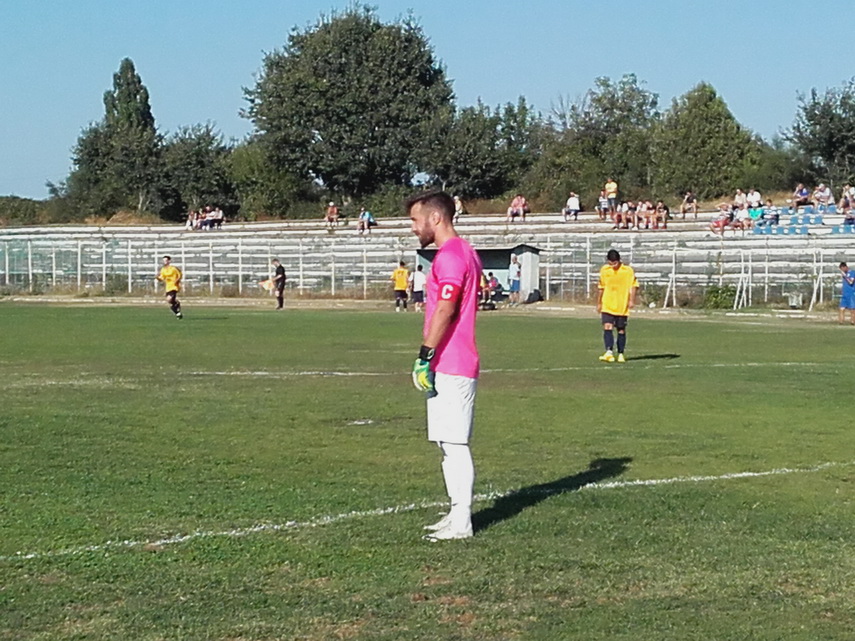 farul nu moare farul renaste dupa victoria cu portul constanta ssc farul a devenit lider in liga a iv farul nu moare farul renaste dupa victoria cu portul constanta ssc farul a devenit lider in liga a iv