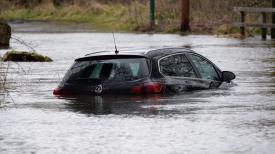 Familie de turiști români, salvată din viitură, în Grecia
