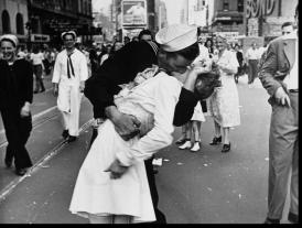 A murit asistenta medicală din celebra fotografie a sărutului de la sfârşitul celui de-al Doilea Război Mondial