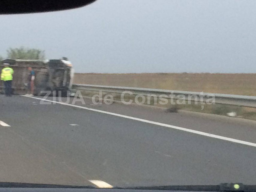 accident pe autostrada soarelui un microbuz s a rasturnat galerie foto 607097 accident pe autostrada soarelui un microbuz s a rasturnat galerie foto 607097
